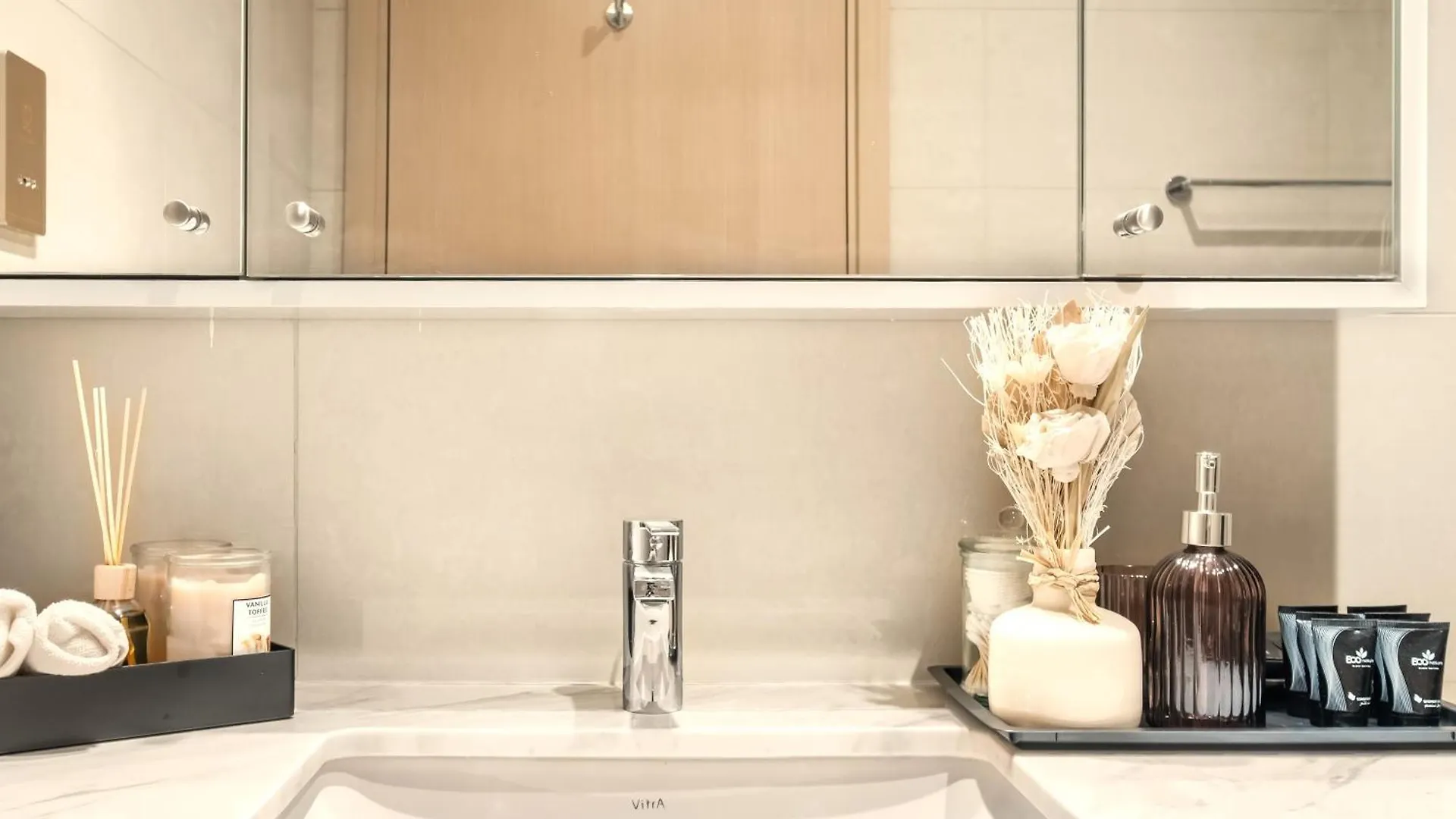Cosmic Sky Suite High Floor 1Br- Dubai Mall Access By Maxx Value Homes