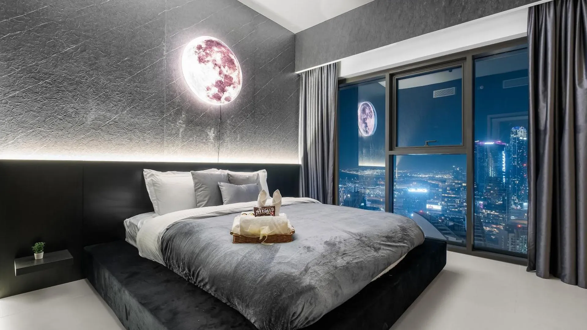Cosmic Sky Suite High Floor 1Br- Dubai Mall Access By Maxx Value Homes 0*,  United Arab Emirates